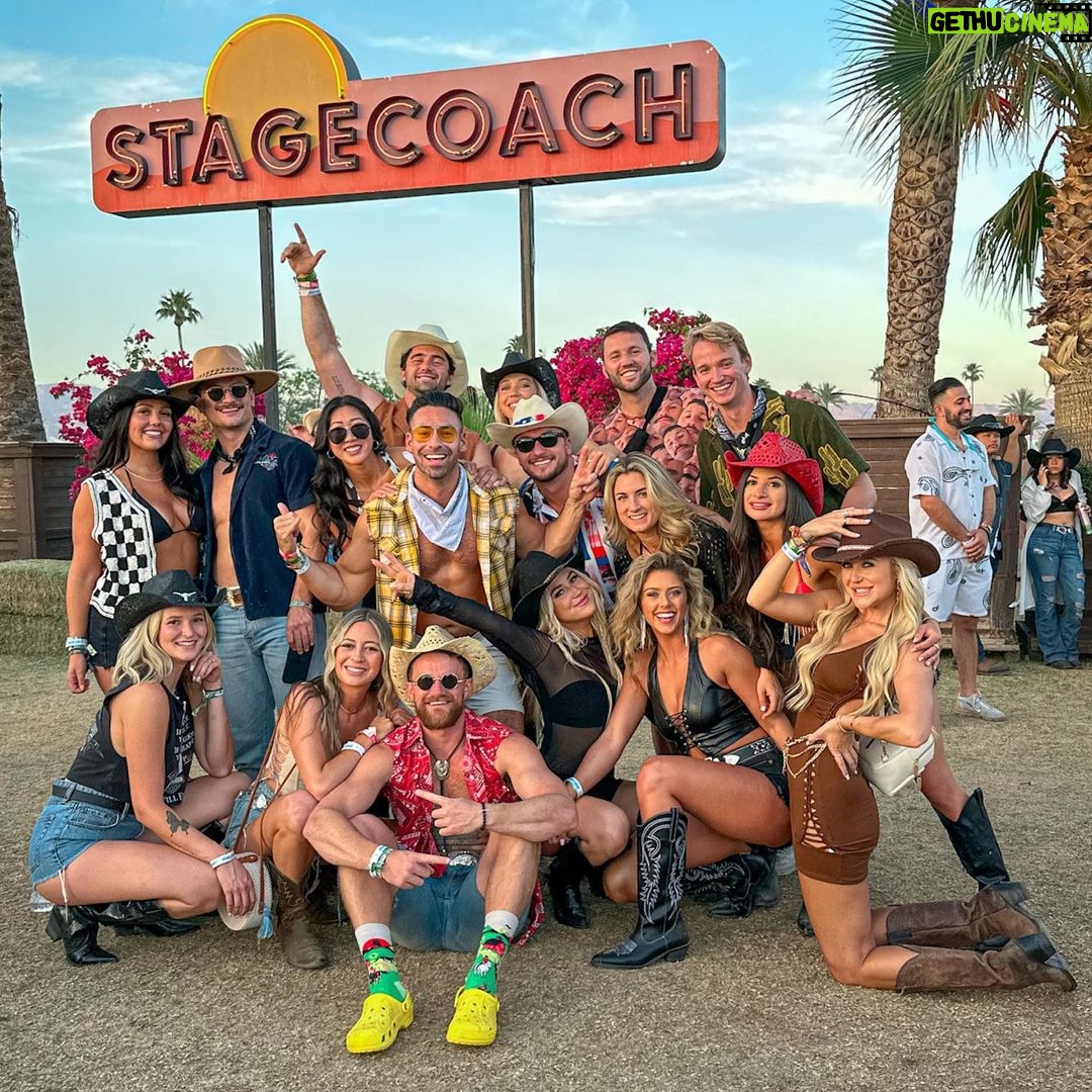 Shannon Dang Instagram - Five stars for the weekend ♥️☀️🌵🔥🎵 Stagecoach Festival