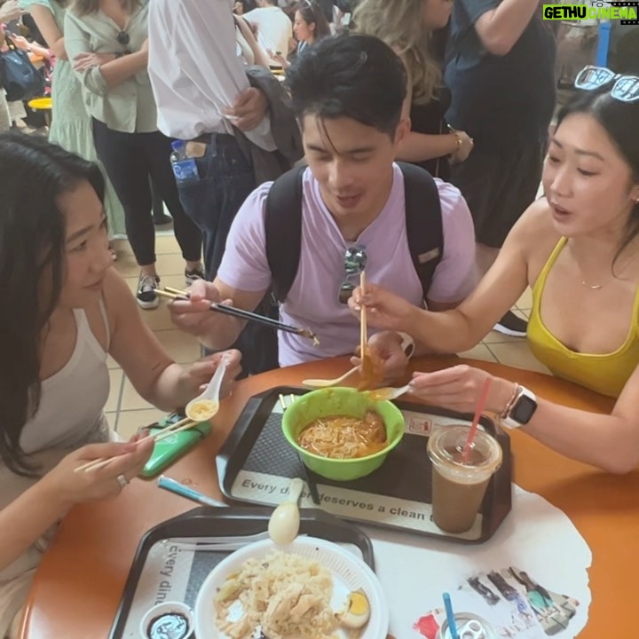 Shannon Dang Instagram - 3 years ago, I never would've thought I'd be in South East Asia for the first time, with a group of coworkers that the universe just happened to bring together. We explored, we laughed, we ate, and we ate some more. Thank you Singapore❤️🙏🏼