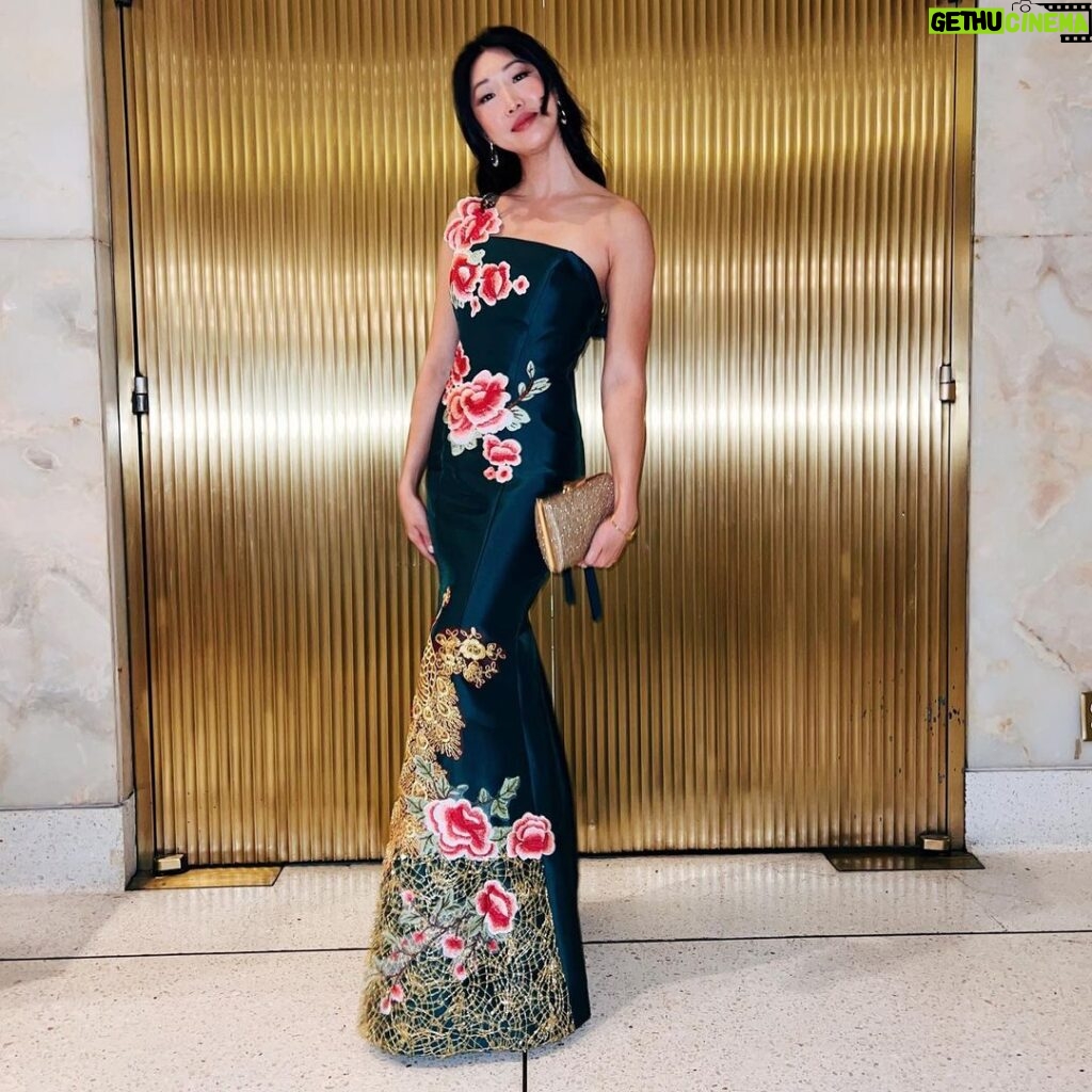 Shannon Dang Instagram - Gold House knows how to Gala and definitely knows how to celebrate AAPI Heritage Month 💛 What a beautiful night celebrating so many amazing leaders and change makers in the AAPI community. Thank you @bingchen and the rest of the @goldhouseco team! #aapihm #goldgala #aapi