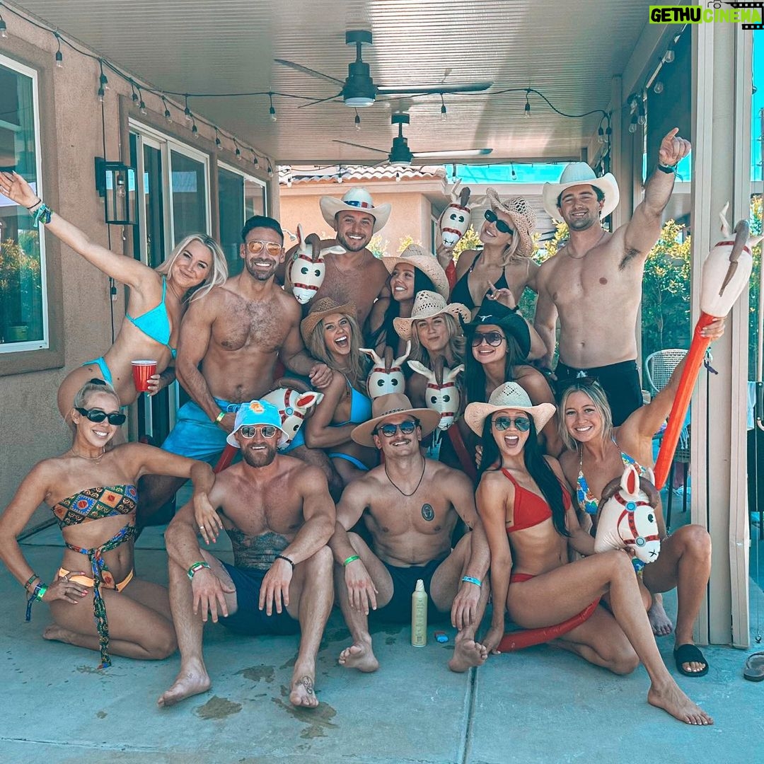 Shannon Dang Instagram - Five stars for the weekend ♥️☀️🌵🔥🎵 Stagecoach Festival