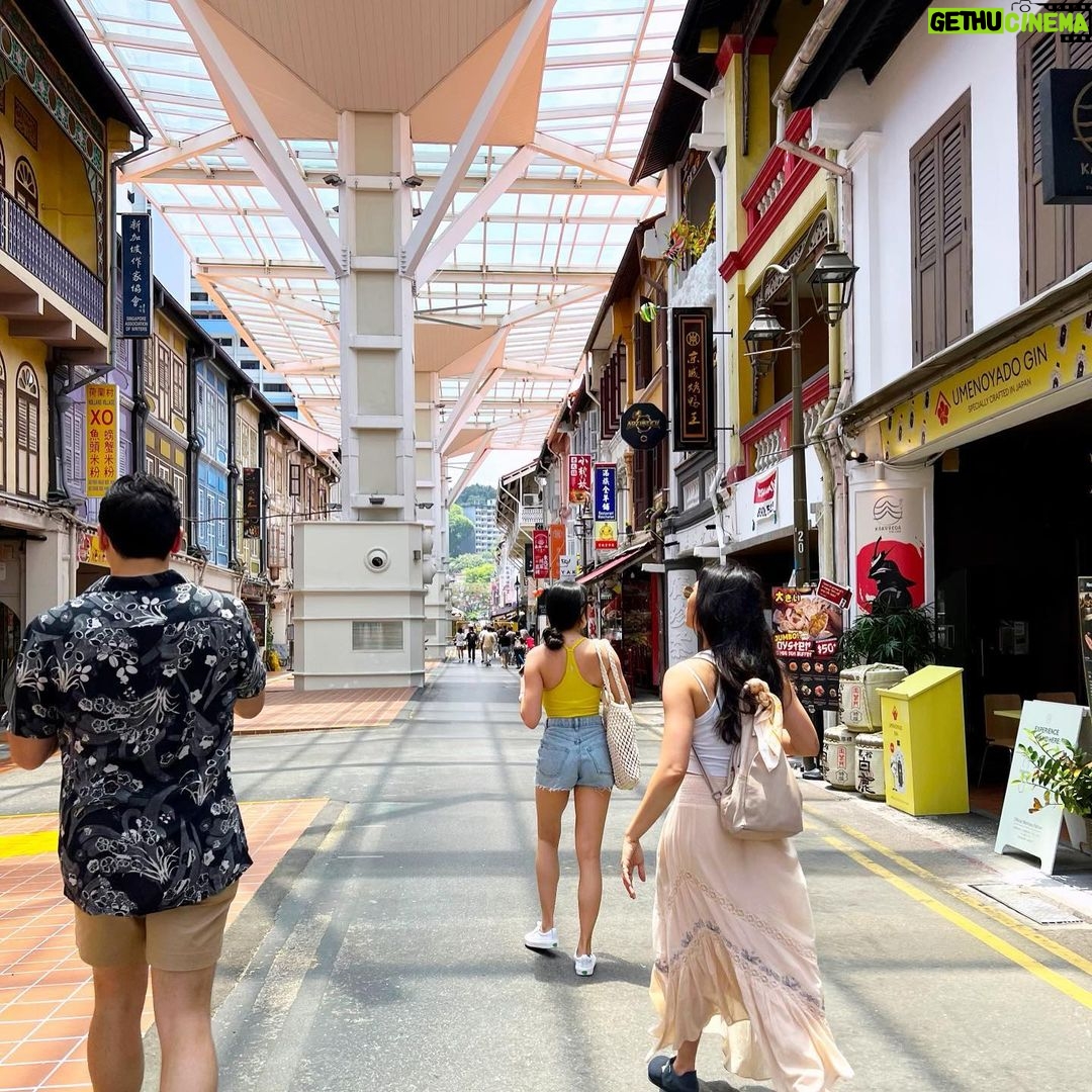 Shannon Dang Instagram - 3 years ago, I never would've thought I'd be in South East Asia for the first time, with a group of coworkers that the universe just happened to bring together. We explored, we laughed, we ate, and we ate some more. Thank you Singapore❤️🙏🏼