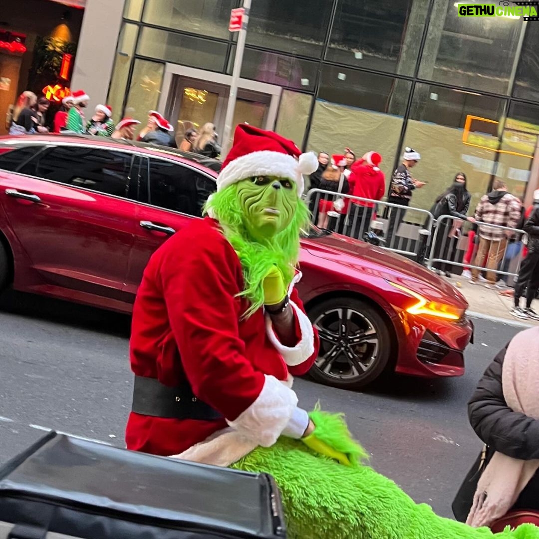 Shannon Dang Instagram - Some festive, some cozy.