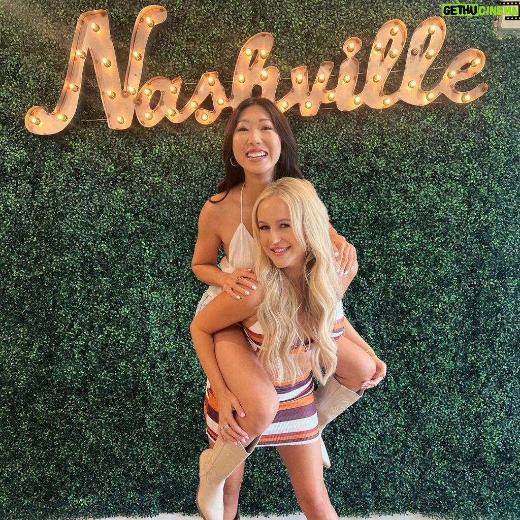 Shannon Dang Instagram - It's giving Hannah Montana meets Neon Cowgirl💕👢 Nashville, Tennessee