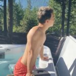 Shannon Kook Instagram - Not everyday you get to wake up and have a coffee in an outdoor hot tub to then be joined by a family of bears foraging for breakfast beside you. I got to put the bear spray down and take in the magic 🤩. This is the first time I’ve seen a bear besides driving by 1 quickly on the way to Alberta. They have always been something I’ve worried about during my hikes in Canada and this was not the way I pictured my first eye to eye with an actual bear ☺️😍🙋🏻‍♂️. I was sitting in the hot tub thinking, “Hmm…it’s kinda quiet maybe I should check the landscape…” then stood up to meet the Mama🐻 staring at me. You can see her kind of in a ready stance not sure what to make of me…till she’s satisfied and just starts chomping at the tree while her cubs fumble about. So we watched this from the comfort of our hot tub while enjoying the rest of my coffee. What a priceless way to start the day! 🐻 🤩 ☕️ ☀️ 🏔 Pemberton, British Columbia