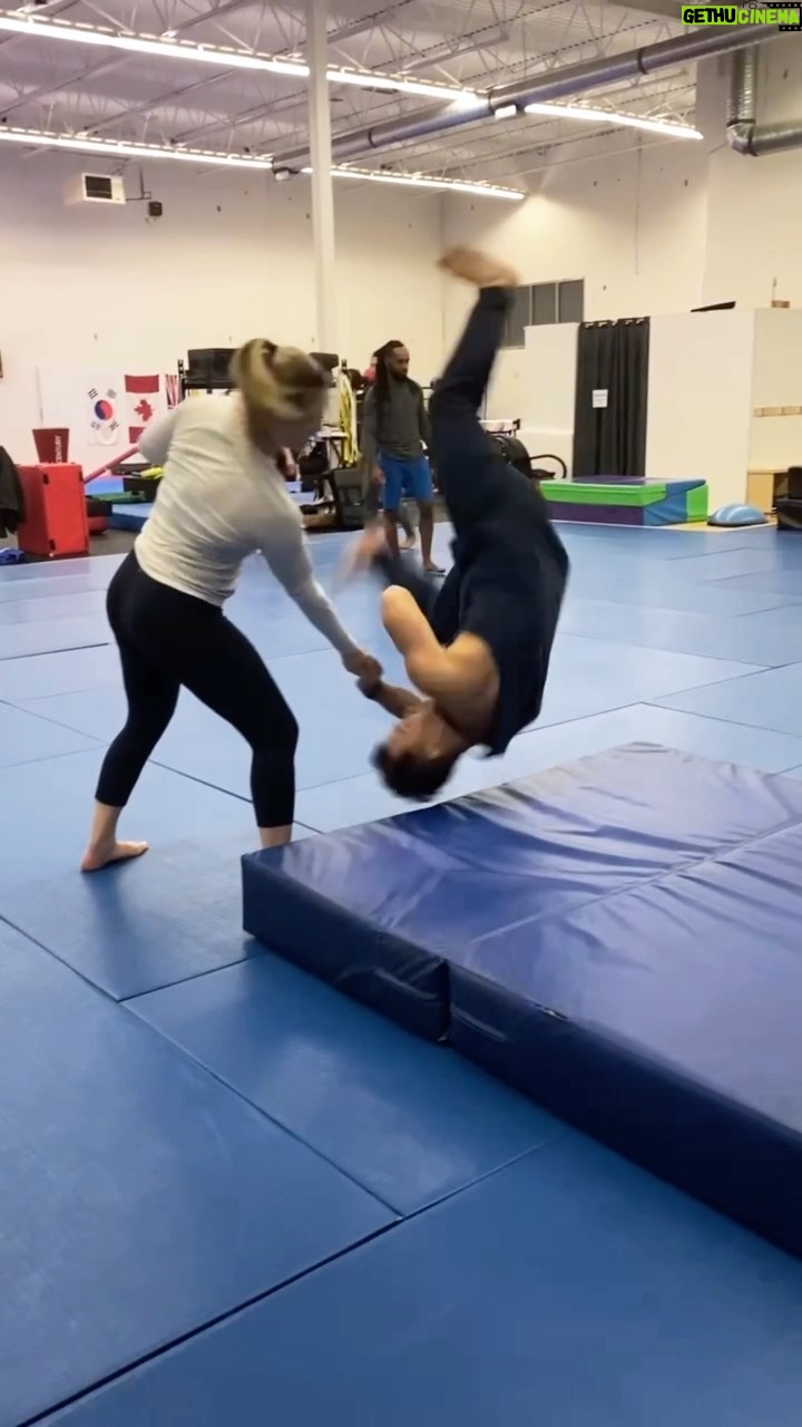 Shannon Kook Instagram - Working on my breakfalls #vancouveractor #breakfalls #fightchoreo #actorstunts #actorlifestyle #martialartsfilm Coquitlam, British Columbia