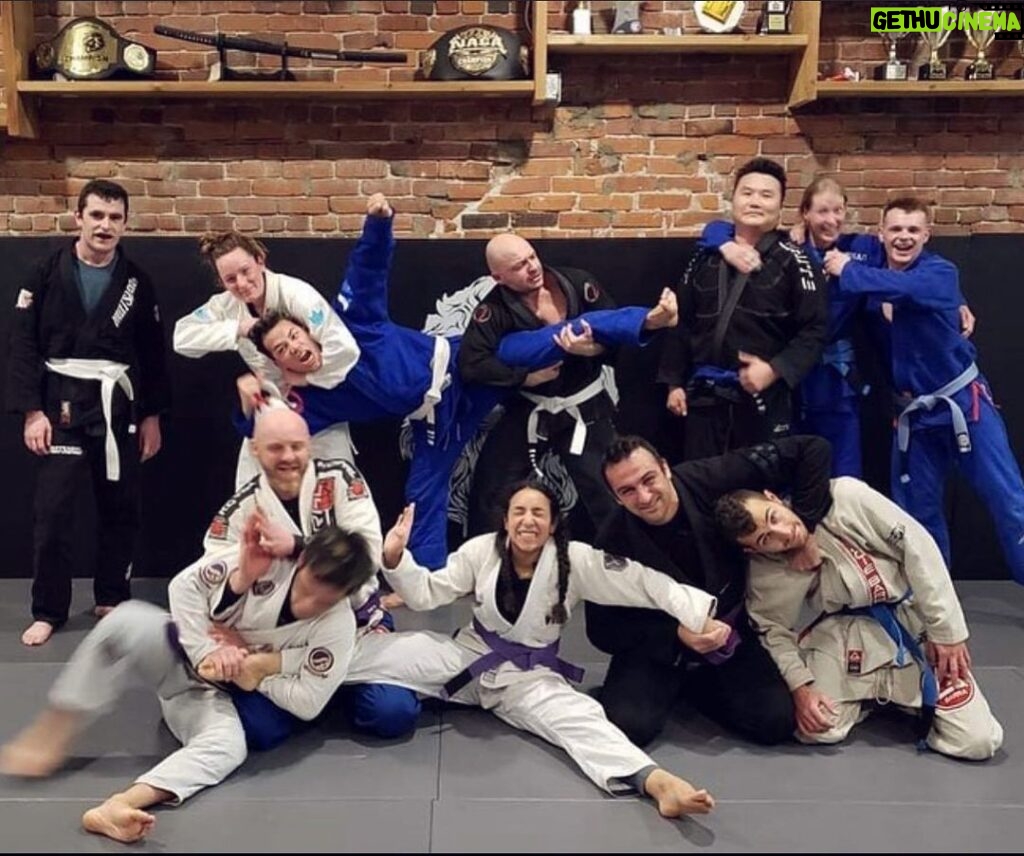 Shannon Kook Instagram - Just another 630am Jiu-Jitsu class Vancouver, British Columbia