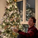 Shannon Kook Instagram - December 1st! The tree🎄is up and the advent calendar games have begun! Nala has her own one too🐾🎅🏽 #christmas2021 #christmastreeisup #baileysandchristmassongs #adventcalendar2021 #ferrerorocher Vancouver, British Columbia