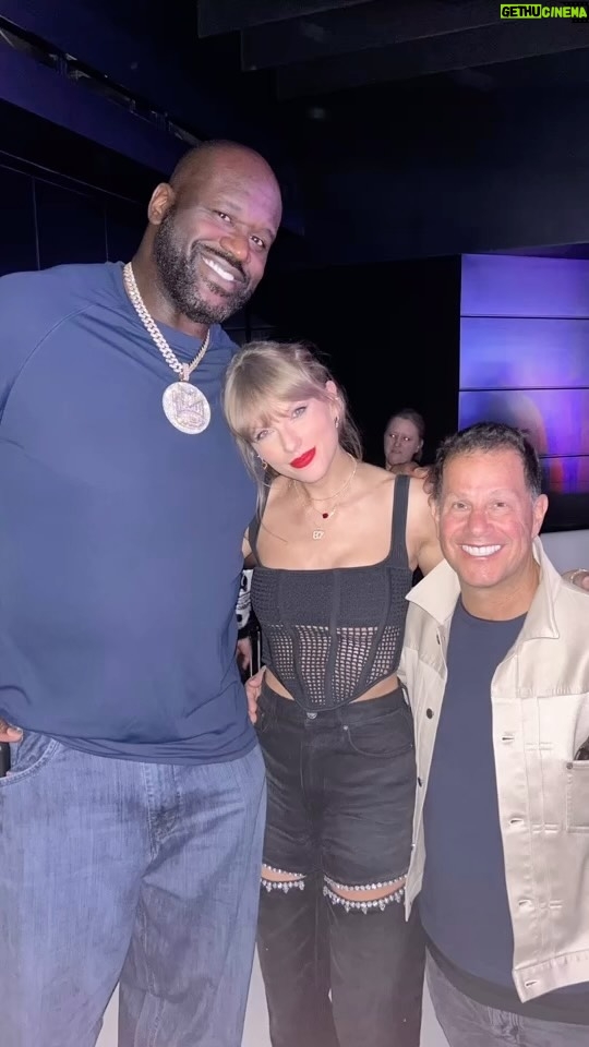 Shaquille O'Neal Instagram - finally met @taylorswift me and @jamiejsalter gifted her a Nfl judith lieber bag