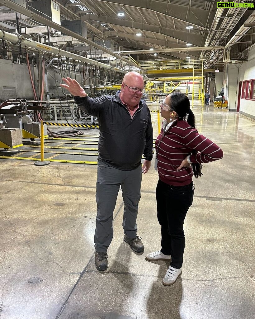 Sharice Davids Instagram - You all know I love highlighting some of the great manufacturing facilities we have here in #KS03. This week, I got to visit Cardinal Glass Industries in Spring Hill. They produce glass used for residential windows and doors. Investing in domestic manufacturing boosts our local economy and lowers costs!