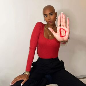 Sharon Battiste Instagram - #WeStandUp✋🏻✋🏽✋🏾 Anzeige

80 % aller Frauen haben Erfahrungen mit Belästigung in der Öffentlichkeit gemacht. Hast du den Mut einzuschreiten, wenn du Belästigung in der Öffentlichkeit beobachtest?

@lorealparis und die NGO „Right to Be“ haben ein Training entwickelt, das 5 Verhaltensregeln zeigt. Lerne in nur 10 Minuten, wie du dich gegen Belästigung in der Öffentlichkeit wehren kannst. 

Gemeinsam setzen wir ein Zeichen gegen Belästigung! ✋🏿✋🏽✋🏻