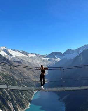 Sharon Battiste Instagram - Austria memories 🏔️🇦🇹

#österreichurlaub #hintertux #schlegeisspeicher #olpererhütte #olpererbrücke #schöneaussicht #zillertal #tirolaustria