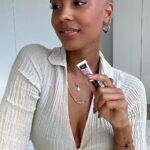 Sharon Battiste Instagram – Anzeige

Meine Augenbrauenroutine 🤎 Perfektioniere deinen Augenbrauen-Look mit dem Zero to Brow Gel von @nyxcosmetics_de 👁️💄

#augenbrauen #nyxcosmeticsgermany #zerotobrow #nyxcosmeticspartner #browgel #makeup