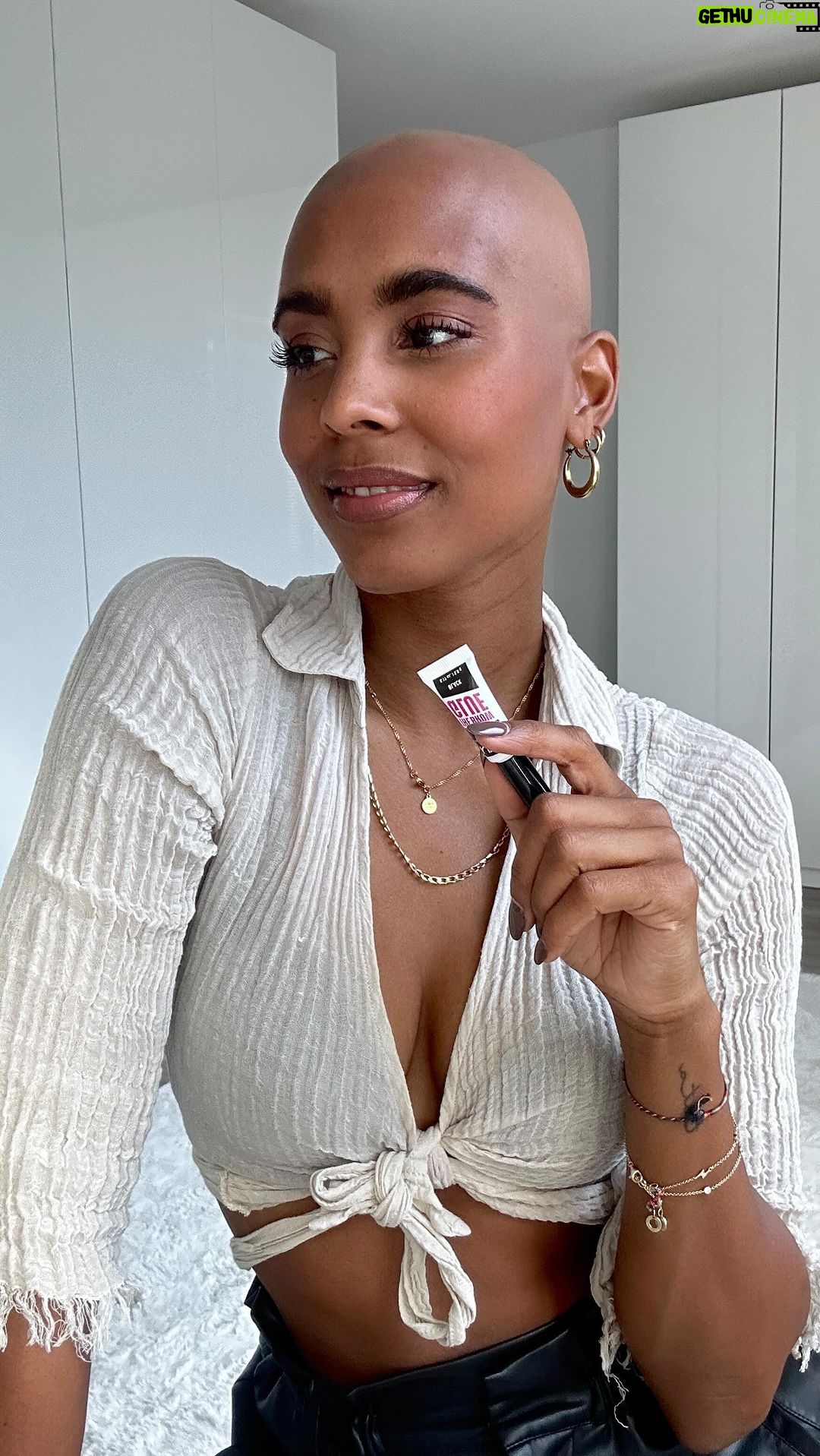 Sharon Battiste Instagram - Anzeige Meine Augenbrauenroutine π€ Perfektioniere deinen Augenbrauen-Look mit dem Zero to Brow Gel von @nyxcosmetics_de ποΈπ #augenbrauen #nyxcosmeticsgermany #zerotobrow #nyxcosmeticspartner #browgel #makeup