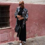 Sharon Battiste Instagram – 90‘s vibes 🍭

#retro #90svibe #vintagelook #fashion #baldgirl #adidassamba #ibizacity