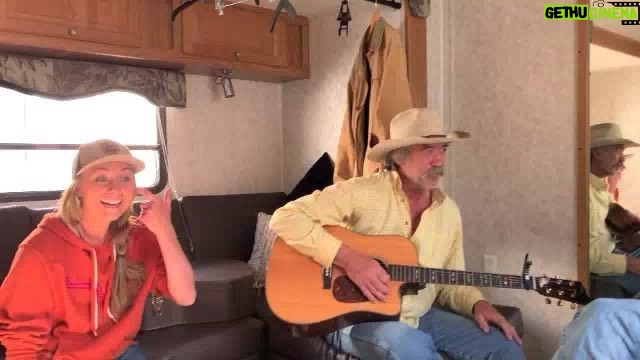 Shaun Johnston Instagram - Trailer Session!!! What’re ya gonna do...? Sometimes ya just gotta go back to work. Sj. @amber_marshall_farm @kevin_mcgarry_w #coversong #hlinprod