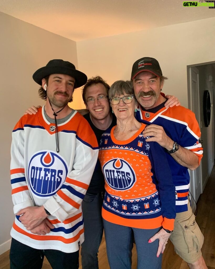 Shaun Johnston Instagram - Game Day with my Mom and my boys. All Oilers-All o’ th’ Time! Happy Mother’s Day to all you moms. You’re the backbone of the world. Sj