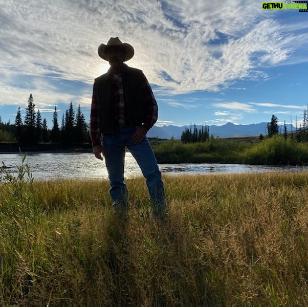 Shaun Johnston Instagram - Heartland Silhouette. Amber made this photo. Sj. #hlinprod