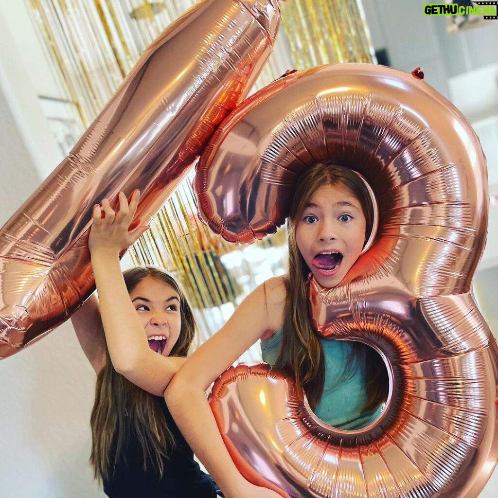 Shaylee Mansfield Instagram - What a morning waking up to all the decorations, a scavenger hunt to find my gifts, opening them up, and celebrating my 13th birthday. Bittersweet because that means I’m growing up and will no longer be a kid. If I could, I would wish to be a kid forever. ✨ #happy13thbirthday #13thbirthday #bestgiftsever #aries Austin, Texas
