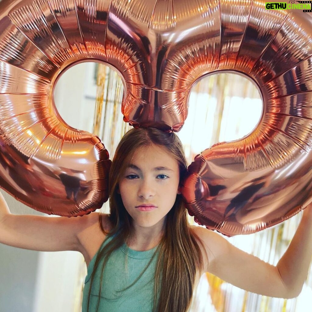 Shaylee Mansfield Instagram - What a morning waking up to all the decorations, a scavenger hunt to find my gifts, opening them up, and celebrating my 13th birthday. Bittersweet because that means I’m growing up and will no longer be a kid. If I could, I would wish to be a kid forever. ✨ #happy13thbirthday #13thbirthday #bestgiftsever #aries Austin, Texas