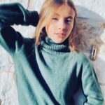 Shaylee Mansfield Instagram - It’s women herstory month. My mom, Grandma, and Grandpuppy are all immigrants… Their family is Irish, British, Asian, Portuguese, and many more. My dad and Grammy discovered several years ago that they’re of Jewish ancestry. My dad also has vitiligo which I could possibly get one day. My Deaf parents didn’t think they would have a Deaf baby until me… There was and is no other way I could have been made. I’m wholly and uniquely beautiful. They are not defects at all. They are not something to be fixed. I am unapologetically me. 🤟✨ Austin, Texas