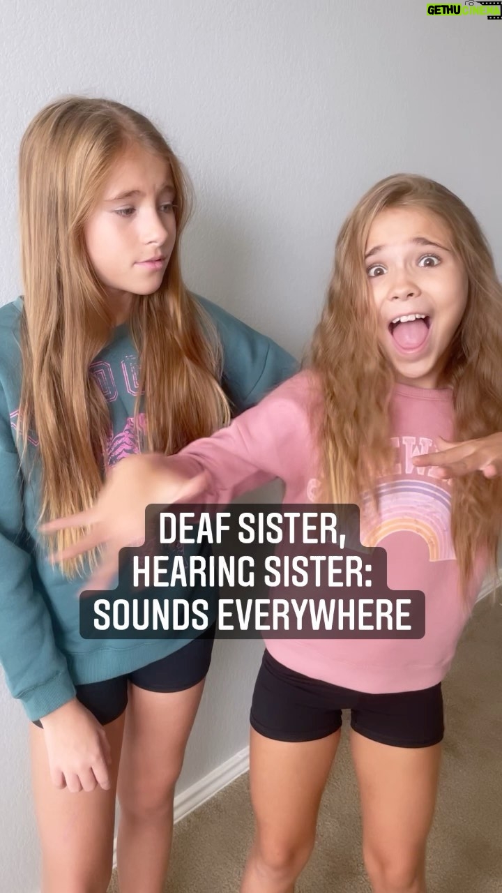 Shaylee Mansfield Instagram - So many sounds around… sometimes Deaf people including myself go on without realizing we’ve left something on or running. Be it the water running or boiling over, leaving the TV volume way up, and even accidentally turning the alarm on! 🚨😳 Who ends up turning them off? The hearing person, if any, that’s with them. 😂 Or the Deaf person, only much later on. #deafculture #signlanguage #americansignlanguage #whatwouldidowithoutyou #deafcommunity