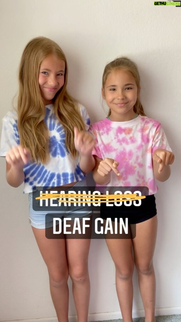 Shaylee Mansfield Instagram - More often than not, people see Deaf people as a loss…that something is lacking or missing. In my case, it is my hearing loss. The most beautiful thing with my “hearing loss” is that being Deaf is a gain. Let us show you reasons why Deaf people love being Deaf. 😀Even my hearing sister @ivymansfield is proud to be a part of a Deaf family. #deafculture #deafcommunity #signlanguage #americansignlanguage #superpowers