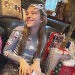 Shaylee Mansfield Instagram – Christmas and me are best friends – it’s pretty obvious in the pictures. 😄🥰🤩

May you all have the happiest and gentlest holidays this season. Hoping 2022 will be lighter and brighter for everyone. 🤟🎄 Atlanta, Georgia