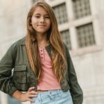 Shaylee Mansfield Instagram – When I was four attending an all Deaf school in Austin, Texas to now, a 12 year old homeschooled student. From wearing dresses every day to now, not wearing a dress at all. My hair is still wild. I 💗science, English, and watching documentaries. I loathe math, social studies, and PE. My mom reminds me that knowledge is power, but even more powerful when we don’t take everything as a fact or the truth for there is always more than one side to each story. 

#schoolmemories #7thgrade #knowledgeispower #homeschooled #childactress