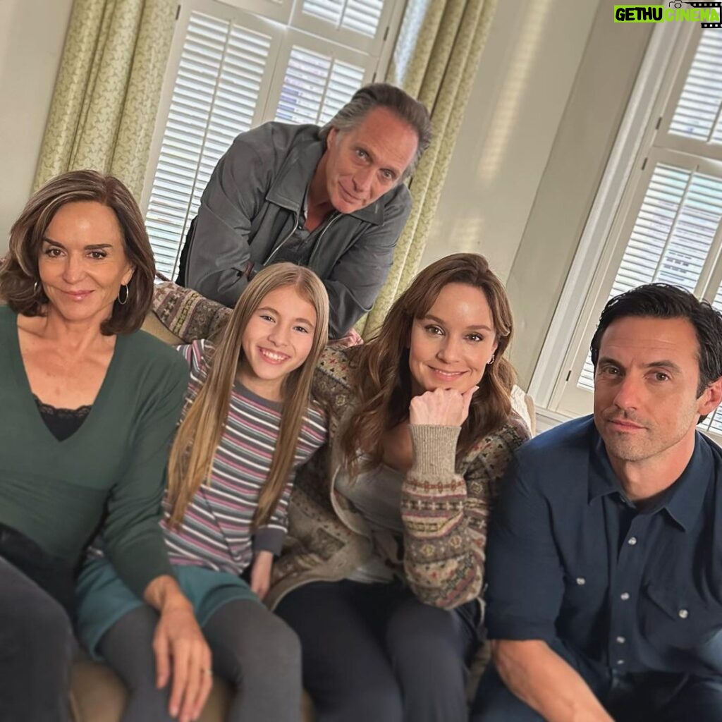 Shaylee Mansfield Instagram - Who’s been keeping me in company lately? My newest TV family, the Nicolettis! @sarahwaynecallies @miloanthonyventimiglia #pollydraper #williamfichtner #comingsoon Los Angeles, California