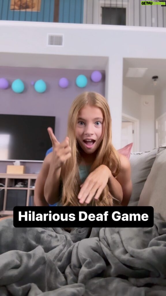 Shaylee Mansfield Instagram - This is a very famous, hilarious game played by Deaf people for decades! The person behind becomes the hands telling a story, joke, or whatever. The person in front must do their best to do the story justice using their facial expressions ONLY. The result? Tons of mistakes and laughing! 😂🤣😅 Austin, Texas