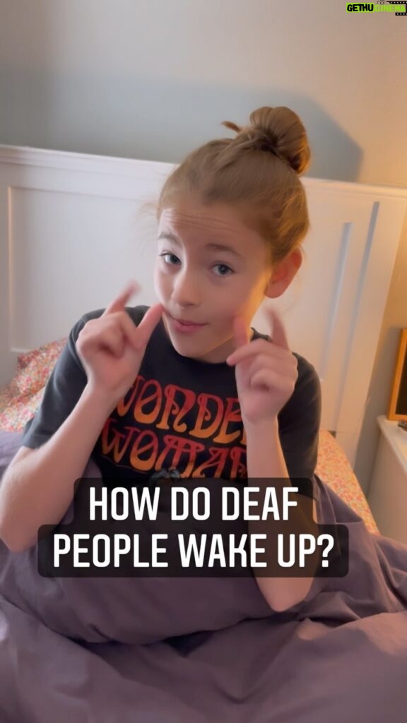 Shaylee Mansfield Instagram - So many people asked me this: how do Deaf people wake up? There are several ways such as the flashing lights, vibrating alarm clock, the sun, someone waking them up, and so on… discover my way of waking up at the end of the video. Hearing and deaf, what is your way?