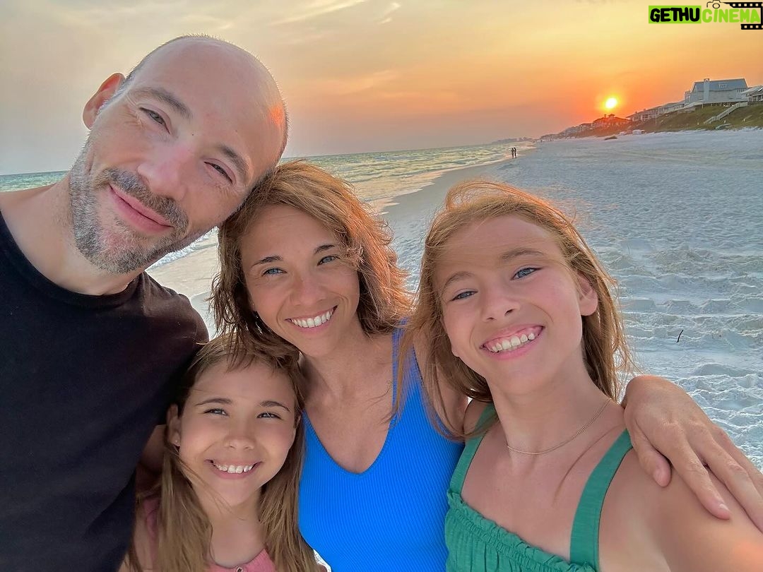 Shaylee Mansfield Instagram - The year of growth, support, and adventures. Thank you to everyone who has been on the journey with me! Happy 2024 to all of you.