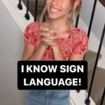 Shaylee Mansfield Instagram – 🚫 Hot Take Alert: Don’t say “I know sign language!” to Deaf people on the spot. 🙅‍♀️ Imagine you’re enjoying a meal, catching up with friends, or shopping. Suddenly, someone approaches and starts spelling out the entire alphabet or flaunting a few signs.

Instead, engage in genuine conversation! Ask about their interests, share your own, and connect on a personal level. It’s about showing that you’re genuinely interested in getting to know the person beyond their signing/hearing abilities.