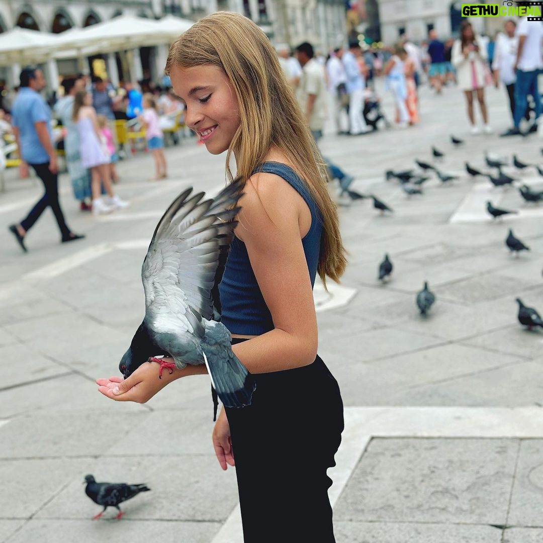 Shaylee Mansfield Instagram - Goodbye summer and hello fall. Italy