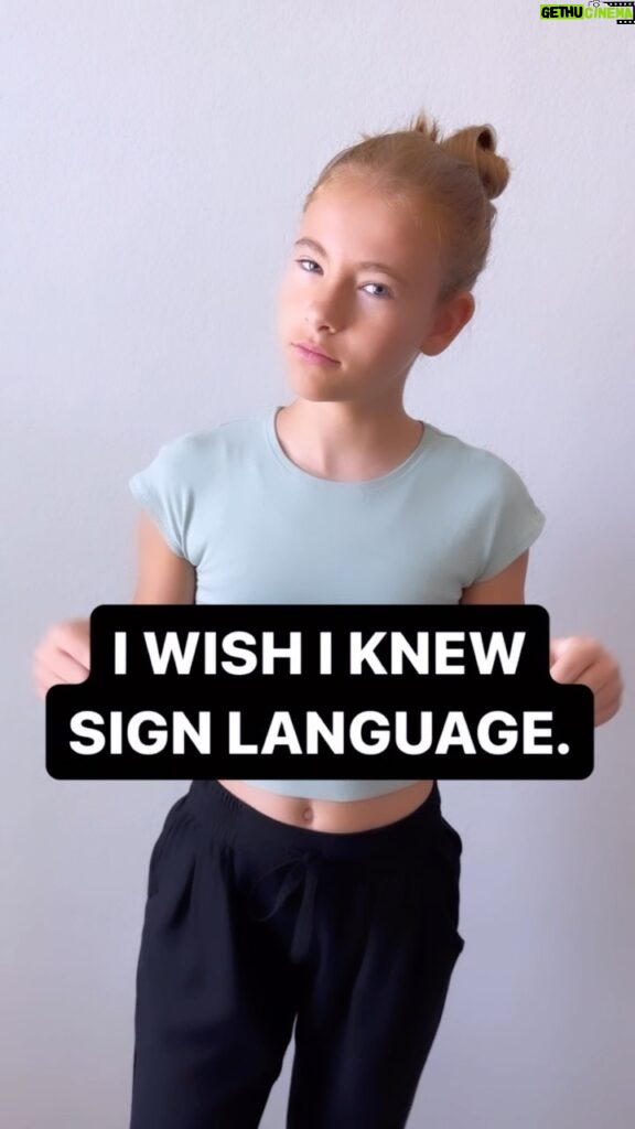 Shaylee Mansfield Instagram - Have you said, “I wish I knew sign language?” This video is for you. You might not know this, but Deaf people get this often from strangers, friends, co-workers, partners, and even family. The sad truth is that most of them never learn sign language. Don’t be that hearing person! Start to learn sign language today with @lingvano . (PS: You won’t regret it!) 🤟