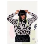 Shaznay Lewis Instagram - The We’ve Got Your Back charity collection with @scampanddude IS NOW LIVE. I am thrilled to share the gorgeous, limited-edition hoodie I have designed in collaboration with fashion brand @scampanddude is finally here and available to buy, with profits from sales going to very special charity @wonderfoundation. They are an incredible charity, dedicated to transforming the lives of women and girls in communities through access to quality education. It's been so great to be involved in this charity campaign and designing this hoodie with Jo, the founder of @scampanddude. I love that it not only focuses on style but giving back to communities that really need it. I really hope you love it. 😘🖤🙏🏾#WeveGotYourBack #ScampandDude