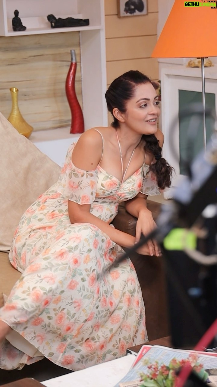 Sheena Chohan Instagram - 2023- Glimpses of all the Lights, camera and action released on screen this year~ It’s a wrap! 🎬 And uff this song 🎶.. just took my heart by storm !!❣️ . . . . #sheenachohan #onscreen #actress #2023 #actorslife Mumbai, Maharashtra