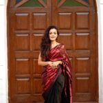 Sheena Chohan Instagram - If you find a closed door 🚪… open it!! . . . Video and edit by @ash_photography_official Saree by : @swtantraofficial Makeup : @goa_makeup_artist_farz . . . . #sheenachohan #saree #reels #positivevibes #actress #reelsinstagram #reelitfeelit #instagood #inspiration Goa India