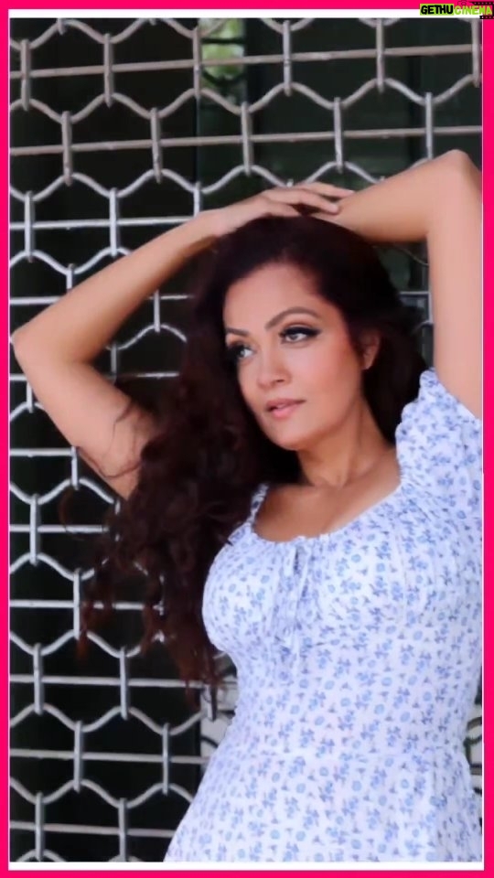 Sheena Chohan Instagram - For in the joy of little things, the heart finds its sprit of play! The things that I see as I walk along the streets — a little flower that blooms in May, A lovely sunset at the end of a day, Someone helping a stranger along the way — spreading happiness everywhere.. everyday😊✨ . . . Video created and Edited by : @pixels_in_myphoto Video Shot by @_illusionmaker Photographer: @saumays_photography . . #YourGirlNextDoor #happychappy #beyourownkindofbeautiful💋 #stayhappy #slayhappy #bekind #toyourself #youroneandonly #SheenaChohan Mumbai, Maharashtra