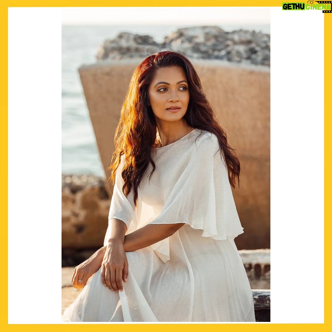 Sheena Chohan Instagram - #Love π€ It is only when you love yourself, do you see the beauty in eternity π . . Photo: @emilyjeanrussellphoto Makeup and hair @ashchristineart . #love #instalove #beauty #simple #serene #serendipity #loveforself #smilemore #worryless #sheenachohan Mumbai, Maharashtra