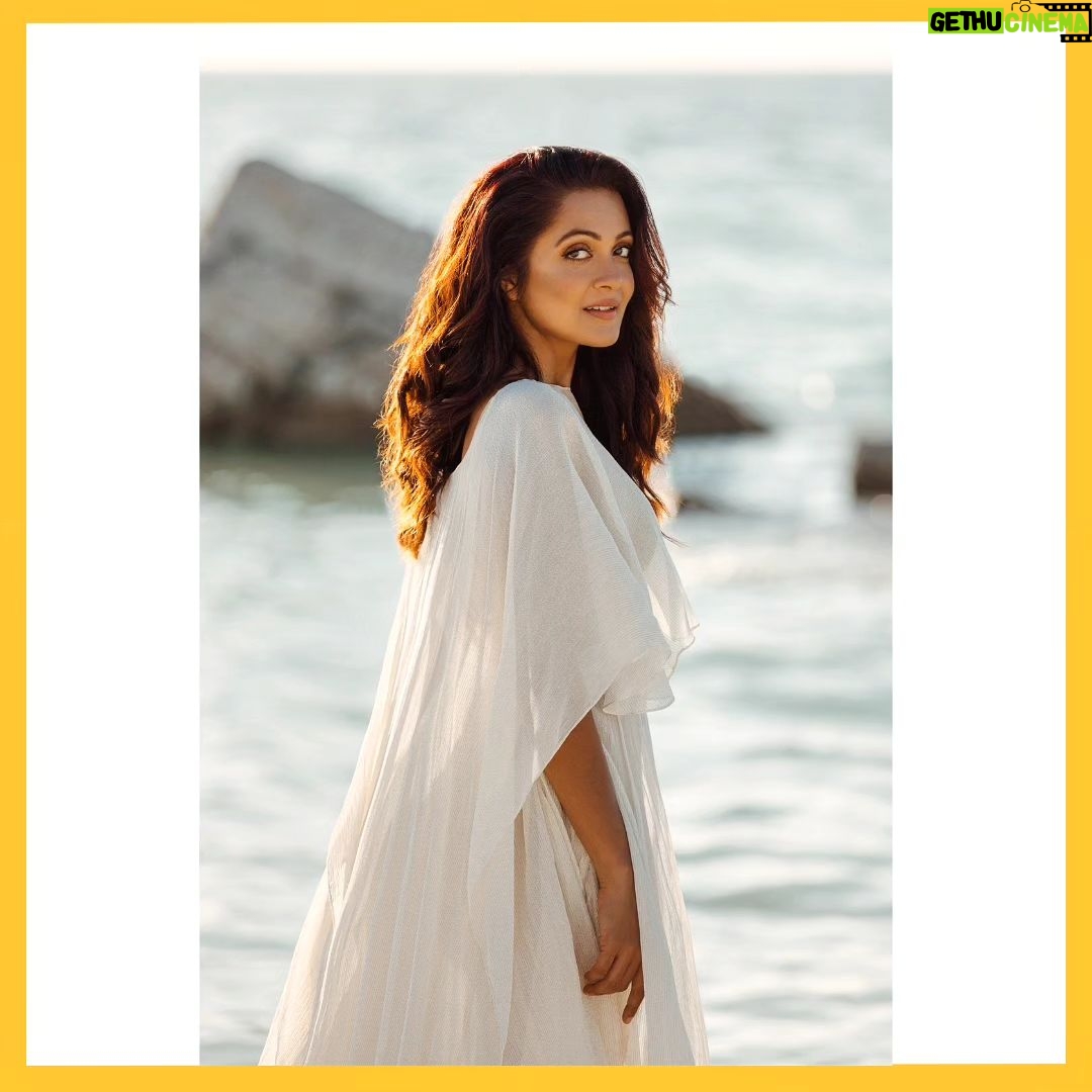 Sheena Chohan Instagram - #Love π€ It is only when you love yourself, do you see the beauty in eternity π . . Photo: @emilyjeanrussellphoto Makeup and hair @ashchristineart . #love #instalove #beauty #simple #serene #serendipity #loveforself #smilemore #worryless #sheenachohan Mumbai, Maharashtra