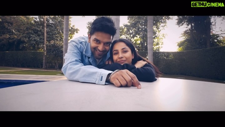 Shehnaaz Kaur Gill Instagram - Sunrise is out now 🔥 A song that is close to us all ❤️ @shehnaazgill @sanjoyd @directorgifty @tseries.official 💥