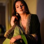 Shehnaaz Kaur Gill Instagram - 💚💚 Outfit: @sureenachowdhri Makeup: @sachinmakeupartist1 Hair: @cheemabaljit2 📸 : @akshaynavlakhefilms Managed By : @kaushal_j