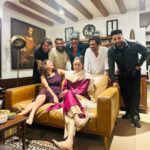 Shehnaaz Kaur Gill Instagram - Good time with amazingly talented people! Thank you for having us @nawazuddin._siddiqui ✨♥️ @apnabhidu your presence not only brings a smile, but great laughter!
