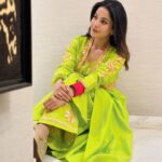 Shehnaaz Kaur Gill Instagram - Positive Vibes only!!! ♥️💚💚 Thank you to the most talented designers @abujanisandeepkhosla for this gift. ✨