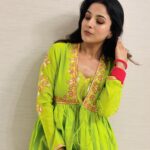 Shehnaaz Kaur Gill Instagram - Positive Vibes only!!! ♥️💚💚 Thank you to the most talented designers @abujanisandeepkhosla for this gift. ✨