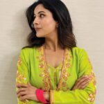 Shehnaaz Kaur Gill Instagram - Positive Vibes only!!! ♥️💚💚 Thank you to the most talented designers @abujanisandeepkhosla for this gift. ✨