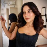 Shehnaaz Kaur Gill Instagram - Write a caption...✍️