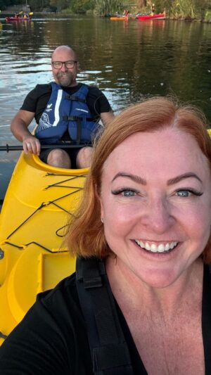 Shelly Horton Instagram - We love New Zealand. 

Darren and I went kayaking to see glow worms in Tauranga.

We paddled at dusk and waited until it was dark to see them.

Nature’s magical twinkly lights. It was hard to film but squint and hop on your left leg and you should see them.

Absolutely loved it. A big tick off Darren’s bucket list.

#glowworms #kyak #newzealand #adventure