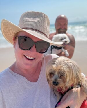 Shelly Horton Instagram - Day three of family morning beach walks.

Let’s keep this roll going.

Also notice I have on 50+ sunscreen, hat, shirt, sunglasses and still felt like I was burning. Darren was basically nude and just goes brown 🤦‍♀️